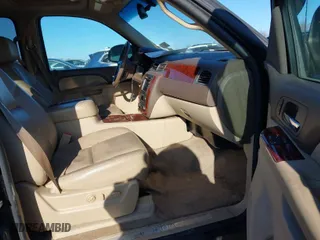 2010 Chevrolet Avalanche LTZ with VIN 3GNVKGE02AG195461, listed as a IAAI auction lot 41887795 with 176,362 mi miles. Bid and sale history available at carsss.com. Image 5.