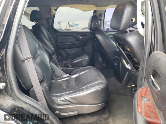 2007 Cadillac Escalade z VIN 1GYEC63857R355604, wystawiony jako Copart lot #47065715 z przebiegiem 199 631 mil mil oraz Szkoda całkowita • Salvage title. Historia ofert i sprzedaży dostępna na DreamBid. Obrazek 12.