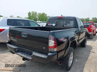 2012 Toyota Tacoma z VIN 5TFUU4EN2CX029450, wystawiony jako IAAI lot #42416155 z przebiegiem 171 711 mil mil oraz . Historia ofert i sprzedaży dostępna na DreamBid. Obrazek 4.