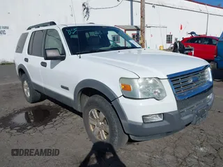 2006 Ford Explorer XLT with VIN 1FMEU73E66UA65376, listed as a IAAI auction lot 41732222 with 203,086 mi miles. Bid and sale history available at carsss.com. Image 1.