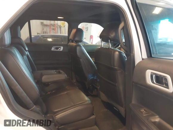2014 Ford Explorer Limited z VIN 1FM5K7F80EGB71671, wystawiony jako IAAI lot #42280736 z przebiegiem 154 883 mil mil oraz . Historia ofert i sprzedaży dostępna na DreamBid. Obrazek 8.