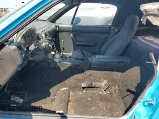 1990 Mazda MX-5 Miata z VIN JM1NA3515L0116370, wystawiony jako Copart lot #62568904 z przebiegiem 175 230 mil mil oraz Szkoda całkowita • Salvage title. Historia ofert i sprzedaży dostępna na DreamBid. Obrazek 7.