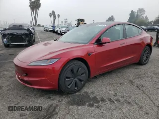 2024 Tesla Model 3 z VIN 5YJ3E1EA8RF848065, wystawiony jako Copart lot #82765684 z przebiegiem 3782 mil mil oraz Szkody całkowita. Historia ofert i sprzedaży dostępna na DreamBid. Obrazek 1.