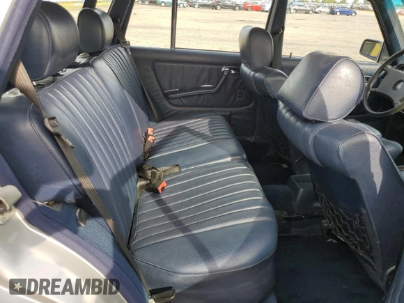 1985 Mercedes-Benz 300 with VIN WDBAB93C5FF030673, listed as a Copart auction lot 52360325 with 171,214 mi miles and Clean Title. Bid and sale history available at DreamBid. Image 10.