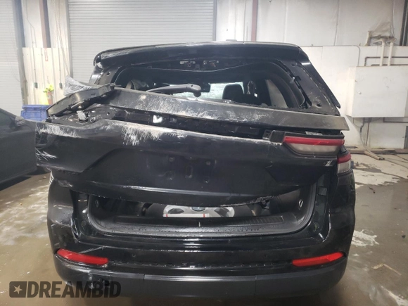 2024 Jeep Grand Cherokee Altitude X with VIN 1C4RJHAG3RC112415, listed as a Copart auction lot 83643914 with 10,776 mi miles and Salvage title. Bid and sale history available at DreamBid. Image 6.