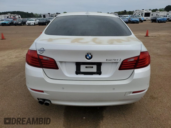 2016 BMW 5 Series 528i z VIN WBA5A5C50GG353800, wystawiony jako Copart lot #50922515 z przebiegiem 151 478 mil mil oraz Szkoda całkowita • Salvage title. Historia ofert i sprzedaży dostępna na DreamBid. Obrazek 6.