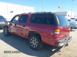 2006 Chevrolet Suburban LS w/1WT with VIN 1GNEC16Z66J170138, listed as a IAAI auction lot 41712685 with 240,643 mi miles. Bid and sale history available at carsss.com. Image 3.