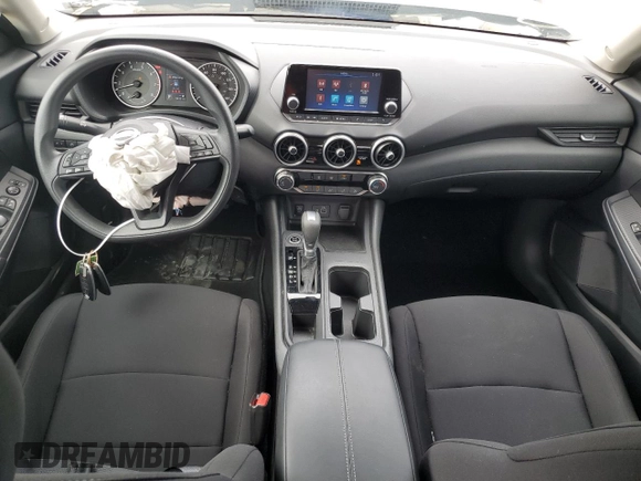 2024 Nissan Sentra S z VIN 3N1AB8BV0RY322097, wystawiony jako Copart lot #55562335 z przebiegiem 5 435 mil mil oraz Nie do naprawy • Non repairable. Historia ofert i sprzedaży dostępna na DreamBid. Obrazek 8.