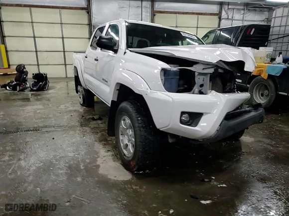 2013 Toyota Tacoma with VIN 3TMLU4EN8DM112092, listed as a Copart auction lot 45138685 with 0 mi miles and Salvage Title. Bid and sale history available at carsss.com. Image 14.