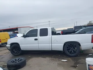 2006 Chevrolet Silverado 1500 LT1 with VIN 2GCEC19T361145854, listed as a IAAI auction lot 41580774 with 281,958 mi miles. Bid and sale history available at carsss.com. Image 15.