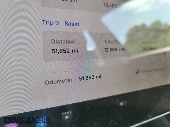 2020 Tesla Model 3 Long Range z VIN 5YJ3E1EB3LF646315, wystawiony jako IAAI lot #42398524 z przebiegiem 51 652 mil mil oraz . Historia ofert i sprzedaży dostępna na DreamBid. Obrazek 23.