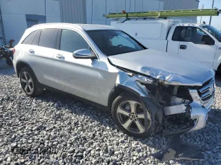 2018 Mercedes-Benz GLC 300 z VIN WDC0G4JB4JV037585, wystawiony jako Copart lot #51843275 z przebiegiem 132 332 mil mil oraz Szkoda całkowita • Salvage title. Historia ofert i sprzedaży dostępna na DreamBid. Obrazek 4.