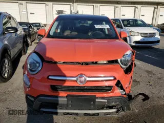 2018 FIAT 500X Trekking z VIN ZFBCFYCB6JP682871, wystawiony jako Copart lot #82798284 z przebiegiem 67 764 mil mil oraz Szkody całkowita. Historia ofert i sprzedaży dostępna na DreamBid. Obrazek 5.