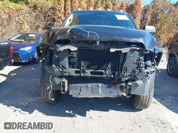 2018 Ram 2500 Tradesman z VIN 3C6UR5CJ4JG275190, wystawiony jako IAAI lot #40623047 z przebiegiem 85 121 mil mil oraz . Historia ofert i sprzedaży dostępna na DreamBid. Obrazek 6.