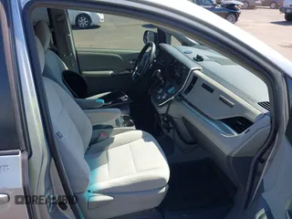2016 Toyota Sienna LE AAS with VIN 5TDKK3DC6GS693284, listed as a IAAI auction lot 41902616 with 191,709 mi miles. Bid and sale history available at carsss.com. Image 5.