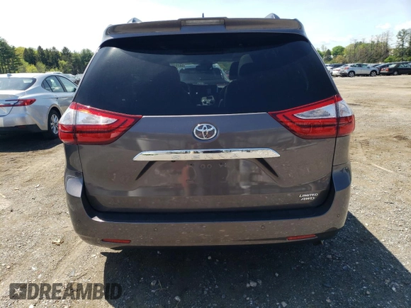 2018 Toyota Sienna XLE z VIN 5TDDZ3DC2JS200440, wystawiony jako Copart lot #54731805 z przebiegiem 80 636 mil mil oraz Szkoda całkowita • Salvage title. Historia ofert i sprzedaży dostępna na DreamBid. Obrazek 6.