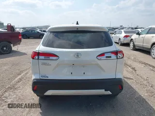 2023 Toyota Corolla Cross L z VIN 7MUAAAAG7PV070367, wystawiony jako IAAI lot #41794154 z przebiegiem 21 407 mil mil oraz . Historia ofert i sprzedaży dostępna na DreamBid. Obrazek 16.