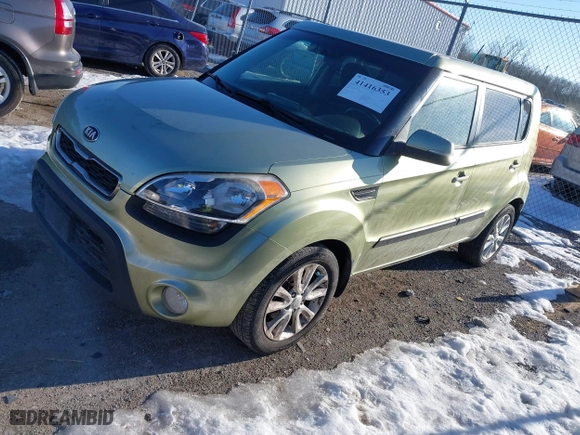 2013 Kia Soul + with VIN KNDJT2A6XD7598525, listed as a IAAI auction lot 41416353 with 187,928 mi miles. Bid and sale history available at carsss.com. Image 2.