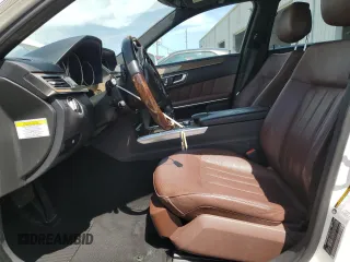 2014 Mercedes-Benz E 350 Sport z VIN WDDHF5KBXEA943629, wystawiony jako Copart lot #54801135 z przebiegiem 150 397 mil mil oraz Szkoda całkowita • Salvage title. Historia ofert i sprzedaży dostępna na DreamBid. Obrazek 7.
