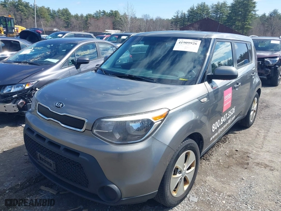 2014 Kia Soul with VIN KNDJN2A29E7106253, listed as a IAAI auction lot 41909926 with 233,609 mi miles. Bid and sale history available at carsss.com. Image 2.