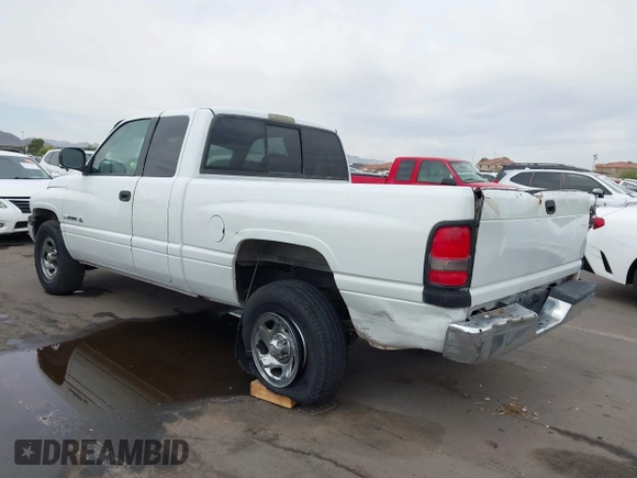 2001 Dodge 1500 z VIN 3B7HC13Y31M536750, wystawiony jako IAAI lot #42359379 z przebiegiem 203 980 mil mil oraz . Historia ofert i sprzedaży dostępna na DreamBid. Obrazek 3.