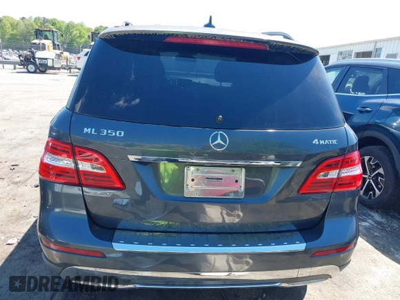 2012 Mercedes-Benz M ML 350 with VIN 4JGDA5HB6CA075264, listed as a IAAI auction lot 42059330 with 147,642 mi miles. Bid and sale history available at carsss.com. Image 16.