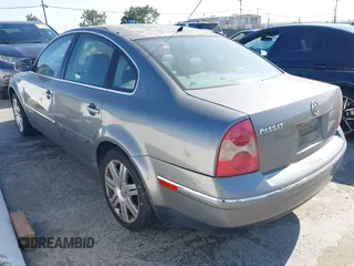 2005 Volkswagen Passat GLS z VIN WVWAD63B05P029893, wystawiony jako IAAI lot #42451294 z przebiegiem 101 920 mil mil oraz . Historia ofert i sprzedaży dostępna na DreamBid. Obrazek 3.