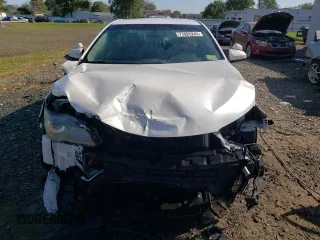 2017 Toyota Camry XLE z VIN 4T1BF1FK3HU267641, wystawiony jako Copart lot #71828243 z przebiegiem 104 954 mil mil oraz Szkoda całkowita • Salvage title. Historia ofert i sprzedaży dostępna na DreamBid. Obrazek 5.