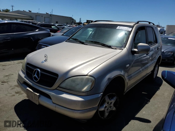 2001 Mercedes-Benz M-Class with VIN 4JGAB54EX1A259944, listed as a Copart auction lot 62058904 with 178,674 mi miles and Clean Title. Bid and sale history available at carsss.com. Image 1.