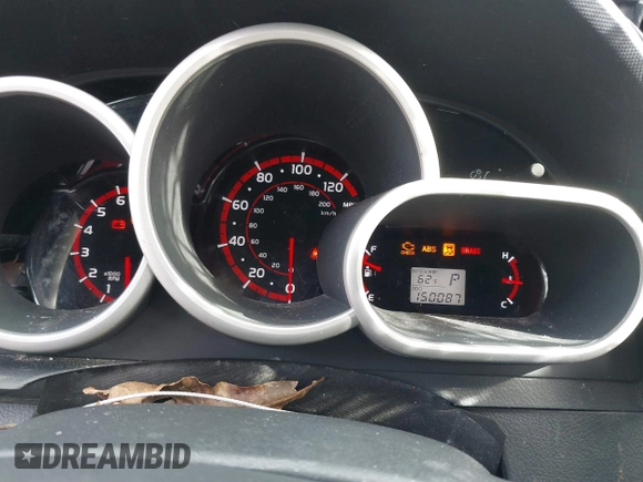 2010 Pontiac Vibe 1SA z VIN 5Y2SP6E80AZ417279, wystawiony jako IAAI lot #41029040 z przebiegiem 150 087 mil mil oraz . Historia ofert i sprzedaży dostępna na DreamBid. Obrazek 7.