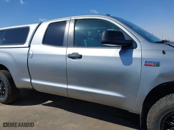 2013 Toyota Tundra 4WD Truck with VIN 5TFUW5F18DX312724, listed as a IAAI auction lot 41735502 with 95,097 mi miles. Bid and sale history available at carsss.com. Image 13.