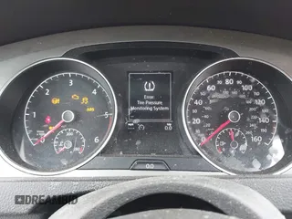 2015 Volkswagen Golf SEL z VIN 3VWRA7AU0FM077582, wystawiony jako IAAI lot #42261201 z przebiegiem 103 745 mil mil oraz . Historia ofert i sprzedaży dostępna na DreamBid. Obrazek 7.