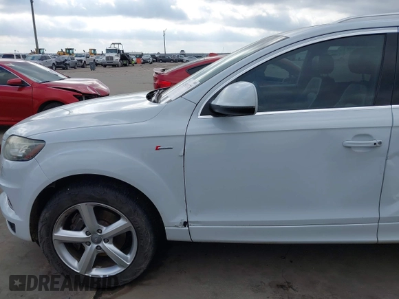 2015 Audi Q7 S line Prestige z VIN WA1DGAFE4FD031348, wystawiony jako IAAI lot #41513171 z przebiegiem 139 013 mil mil oraz . Historia ofert i sprzedaży dostępna na DreamBid. Obrazek 17.