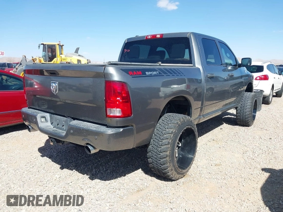 2013 Ram 1500 Express z VIN 1C6RR6KT8DS538406, wystawiony jako IAAI lot #41774359 z przebiegiem 154 338 mil mil oraz . Historia ofert i sprzedaży dostępna na DreamBid. Obrazek 4.