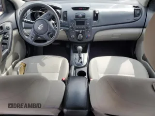 2010 Kia Forte EX z VIN KNAFU4A21A5063115, wystawiony jako Copart lot #54522455 z przebiegiem 147 246 mil mil oraz Tytuł czysty. Historia ofert i sprzedaży dostępna na DreamBid. Obrazek 8.