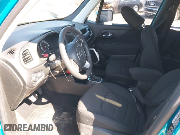 2020 Jeep Renegade Latitude with VIN ZACNJAB10LPM09870, listed as a IAAI auction lot 42063390 with 59,201 mi miles. Bid and sale history available at carsss.com. Image 5.