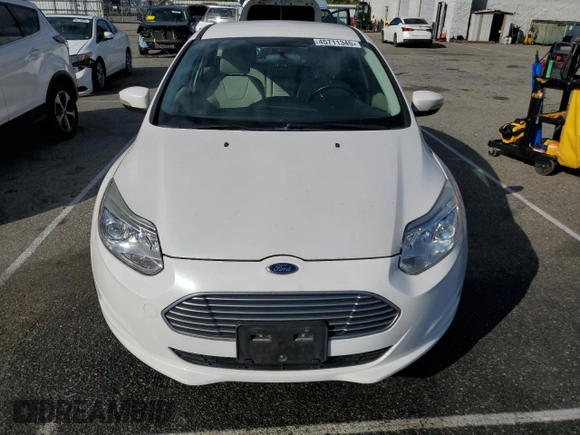 2015 Ford Focus Electric с VIN 1FADP3R41FL281341, выставлен на аукционе Copart как лот 45711345 с пробегом 75 904 миль миль и Чистый • Clean title. История ставок и продаж доступна на DreamBid. Изображение 5.