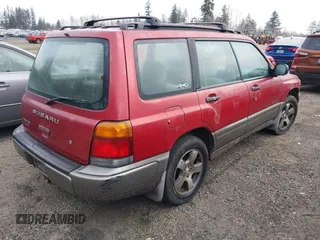 1998 Subaru Forester S with VIN JF1SF655XWH783942, listed as a IAAI auction lot 41466532 with 388,888 mi miles. Bid and sale history available at carsss.com. Image 4.