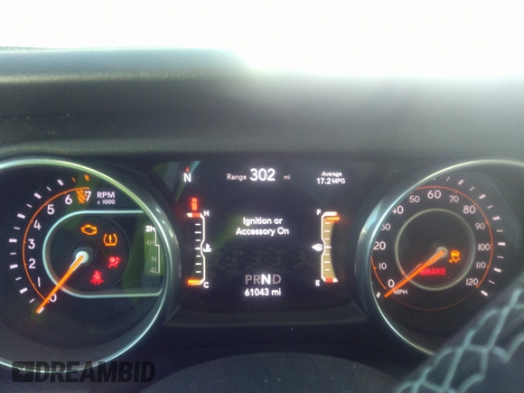2018 Jeep Wrangler Unlimited Sahara z VIN 1C4HJXEG0JW207873, wystawiony jako IAAI lot #41213655 z przebiegiem 61 043 mil mil oraz . Historia ofert i sprzedaży dostępna na DreamBid. Obrazek 7.