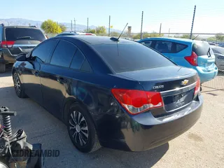 2015 Chevrolet Cruze LS z VIN 1G1PA5SG9F7251966, wystawiony jako IAAI lot #41959172 z przebiegiem 162 808 mil mil oraz . Historia ofert i sprzedaży dostępna na DreamBid. Obrazek 3.