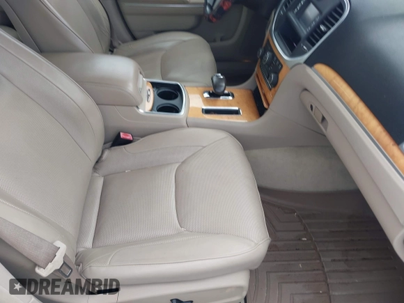 2012 Chrysler 300 Limited with VIN 2C3CCACG5CH129861, listed as a IAAI auction lot 41891121 with 146,141 mi miles. Bid and sale history available at carsss.com. Image 5.
