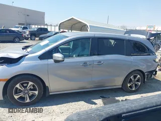 2018 Honda Odyssey Touring with VIN 5FNRL6H84JB070387, listed as a IAAI auction lot 41835852 with 98,662 mi miles. Bid and sale history available at carsss.com. Image 14.