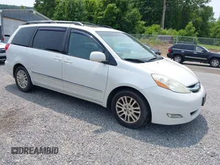 2008 Toyota Sienna XLE z VIN 5TDZK22C98S177918, wystawiony jako IAAI lot #42361069 z przebiegiem 190 231 mil mil oraz . Historia ofert i sprzedaży dostępna na DreamBid. Obrazek 1.
