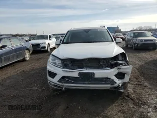 2016 Volkswagen Touareg Sport с VIN WVGEF9BPXGD011699, выставлен на аукционе Copart как лот 85089304 с пробегом 107 792 миль миль и Списание • Salvage title. История ставок и продаж доступна на DreamBid. Изображение 5.