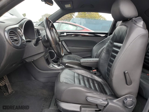 2012 Volkswagen Beetle 2.0T Turbo PZEV with VIN 3VWVA7AT0CM625968, listed as a Copart auction lot 43543005 with 0 mi miles and Salvage Title. Bid and sale history available at carsss.com. Image 7.
