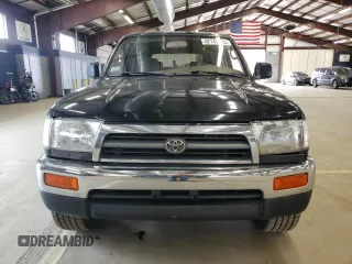 1998 Toyota 4Runner SR5 z VIN JT3GN86R7W0081418, wystawiony jako Copart lot #52148995 z przebiegiem 356 643 mil mil oraz Czysty tytuł • Clean title. Historia ofert i sprzedaży dostępna na DreamBid. Obrazek 5.