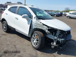 2018 Buick Encore Sport Touring с VIN KL4CJ2SB2JB512749, выставлен на аукционе IAAI как лот 42168608 с пробегом 65 742 миль миль и . История ставок и продаж доступна на DreamBid. Изображение 1.
