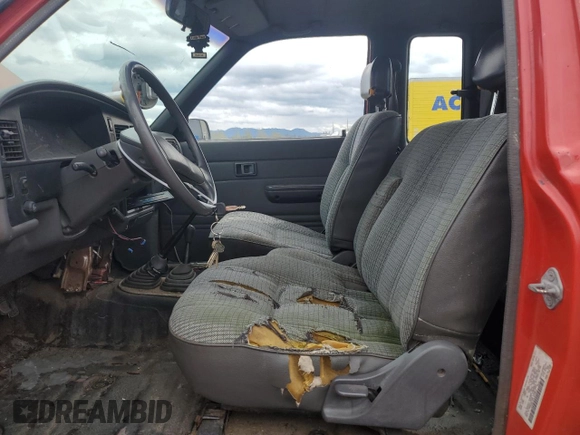 1990 Toyota Pickup с VIN JT4RN13P3L6015603, выставлен на аукционе Copart как лот 50994505 с пробегом 198 836 миль миль и Чистый • Clean title. История ставок и продаж доступна на DreamBid. Изображение 7.