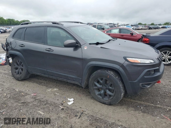 2016 Jeep Cherokee Trailhawk z VIN 1C4PJMBS1GW211605, wystawiony jako Copart lot #53381825 z przebiegiem 160 238 mil mil oraz Szkoda całkowita • Salvage title. Historia ofert i sprzedaży dostępna na DreamBid. Obrazek 4.