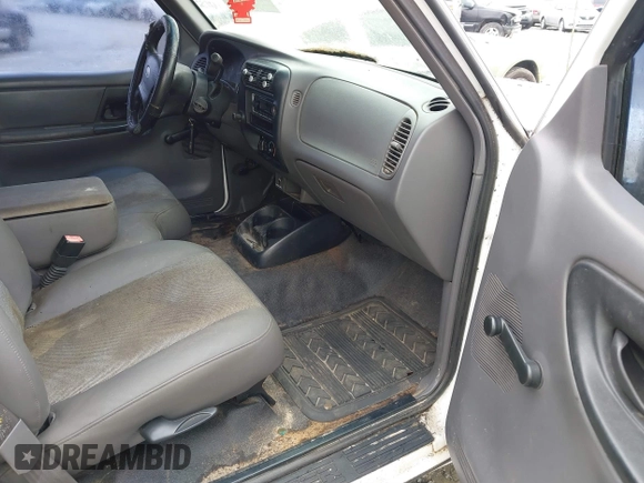 2001 Ford Ranger XL with VIN 1FTYR10C11TA34182, listed as a IAAI auction lot 41651908 with 189,926 mi miles. Bid and sale history available at carsss.com. Image 5.